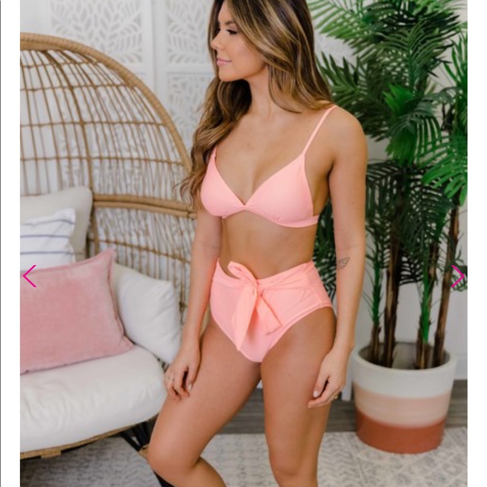 💓NWT💓 Coral Swimsuit Top & Bottom👙